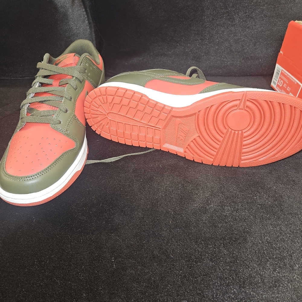 Nike dunks low size 10 - Picture 4 of 4